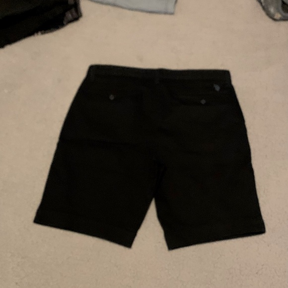 Shorts - Picture 2 of 3